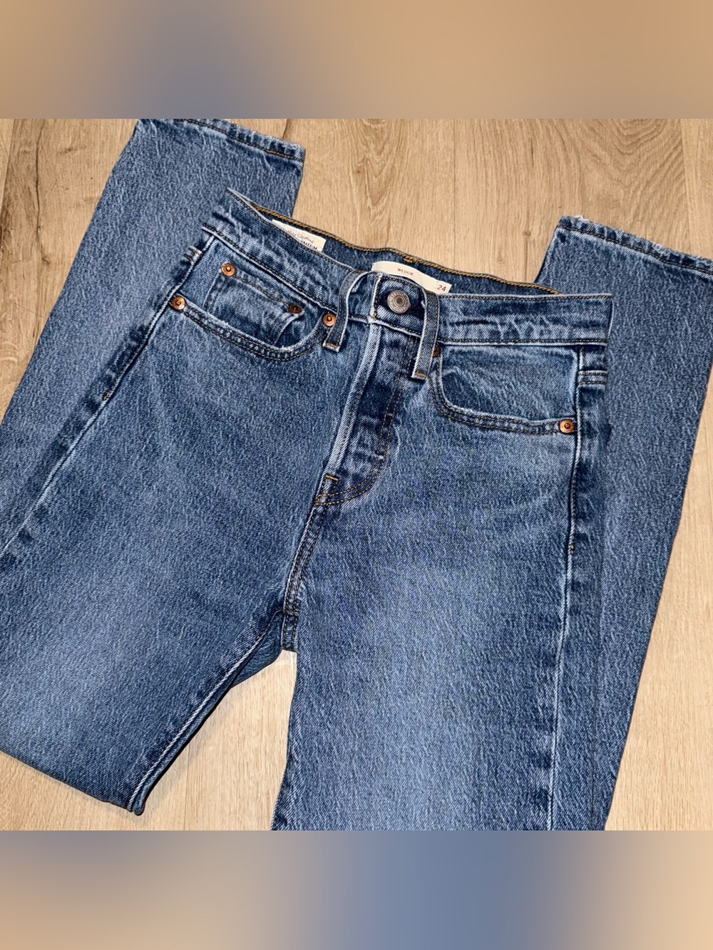 Levi's Wedgie Jeans size 24